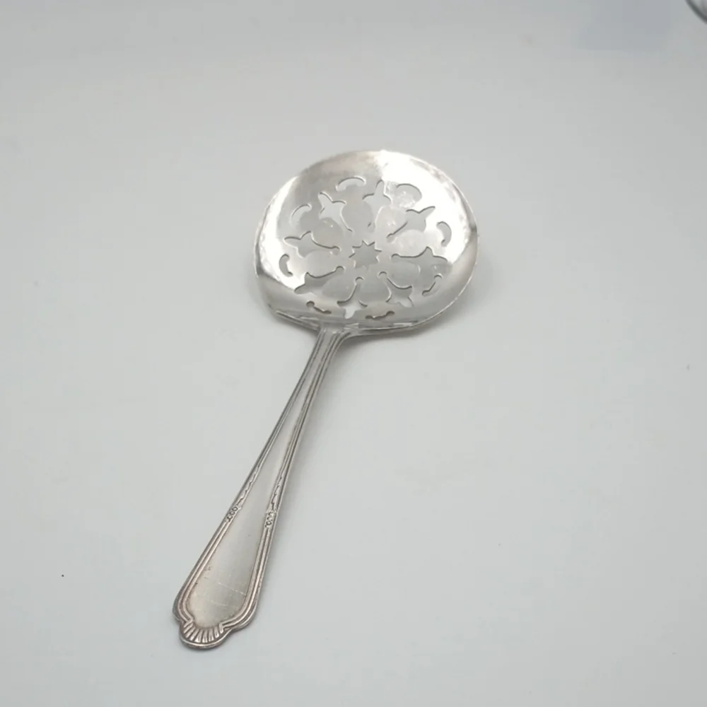 WM Rogers Original Rogers Silver Plate Tomato/Cranberry Sauce Spoon